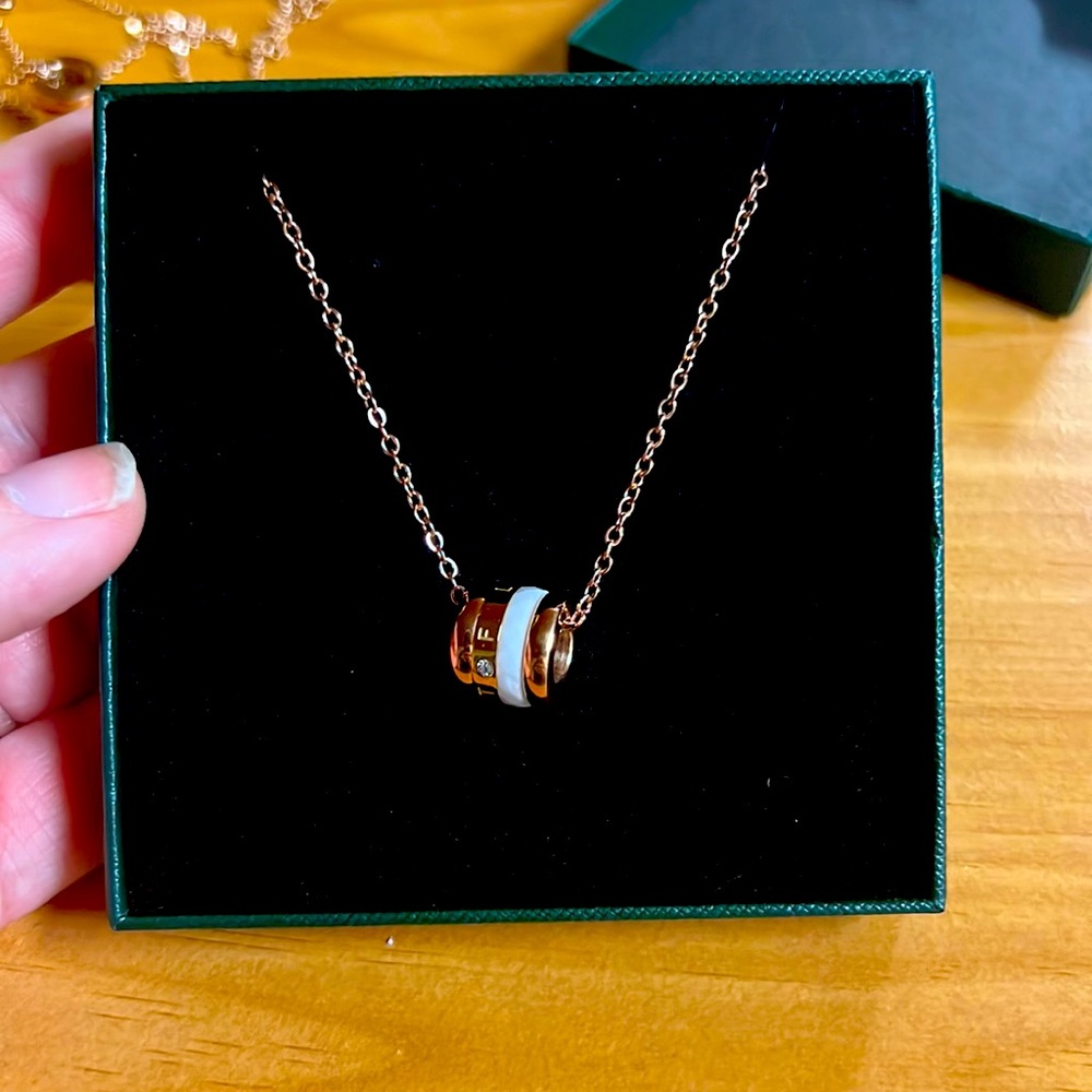 Fidget necklace